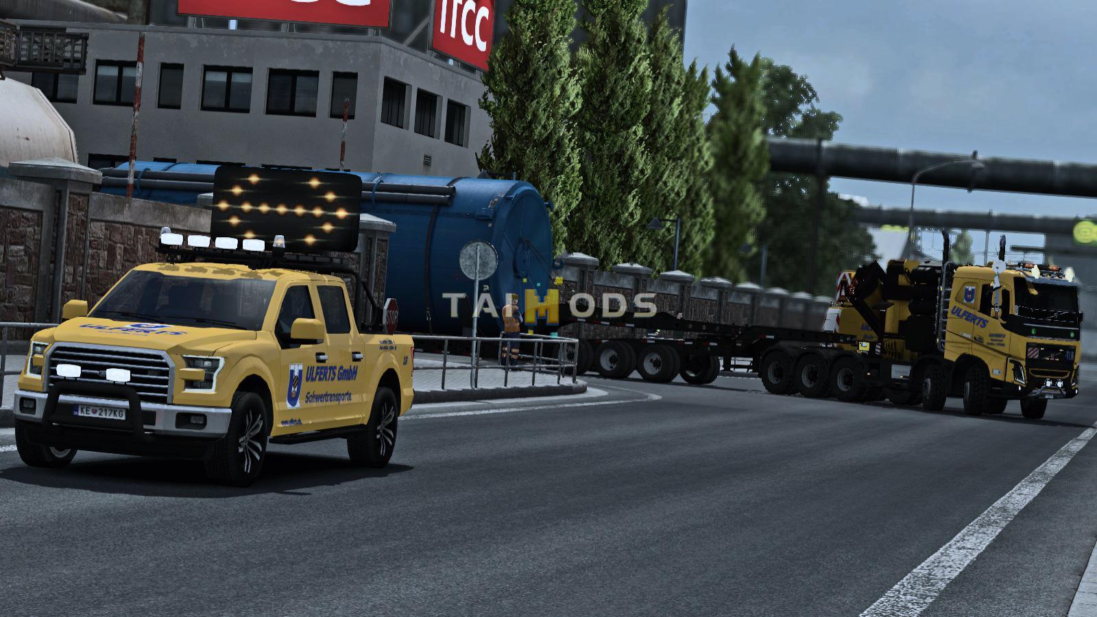 ETS2 - Improved Pilot And Escort Vehicles (1.36.x)