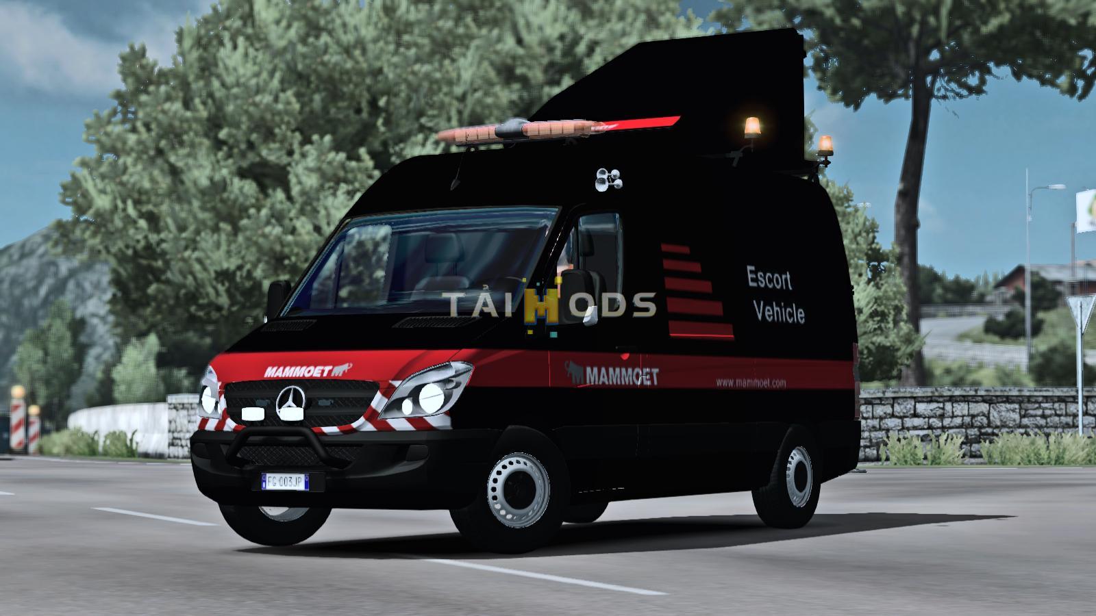 ETS2 - Pilot And Escort Mod V2 (1.37.x)