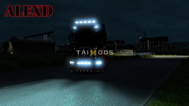 ETS2 - 5500K Lights And Flare for All Trucks V1.7 (1.39.x)