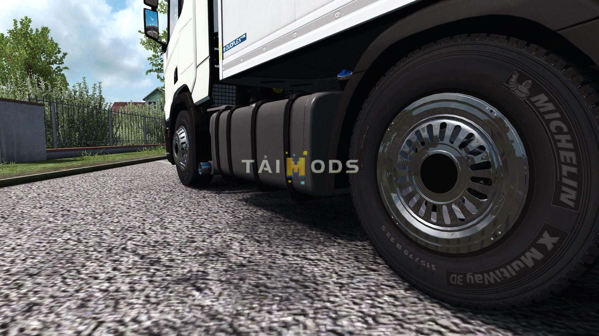 ETS2 - Caps for Chrome Wheels with Rectangular Holes V1.0 (1.35.X)